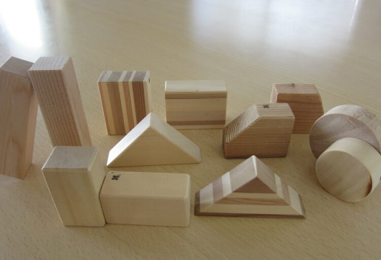 レンタル　知育玩具　つみき　木製